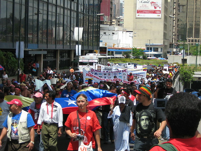 Indígenas marcharon en Caracas en apoyo al Presidente Chávez