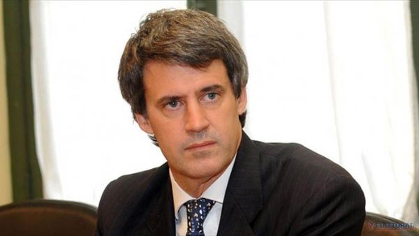 El área económica del Gobierno de Mauricio Macri a cargo de Prat-Gay ha sido fuertemente cuestionada