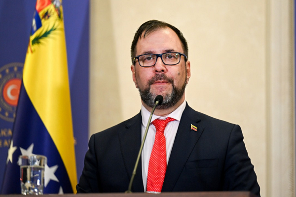 El canciller Yván Gil señaló que la defensa a las personas que intentaron crear caos y muerte en Venezuela chocó con la dignidad del pueblo venezolano.