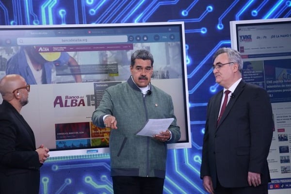 Maduro con el Embajador de Rusia en Venezuela.