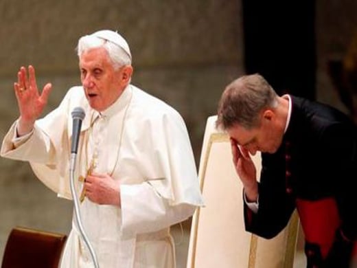 Arzobispo denuncia al Papa por corrupción en el Vaticano