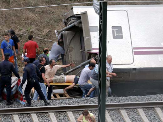 Video Ya Son 80 Los Fallecidos Y 178 Heridos En El Accidente De Tren En Santiago De Compostela 1244