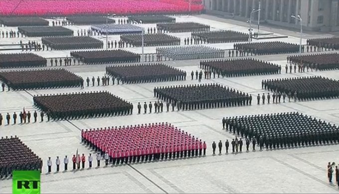 Desfile militar en Pionyang