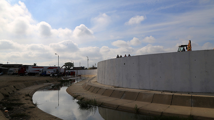 Muro fronterizo entre Ecuador y Perú