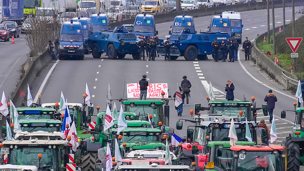 Agricultores Franceses Se Aproximan A París, Mientras Su Protesta Se ...