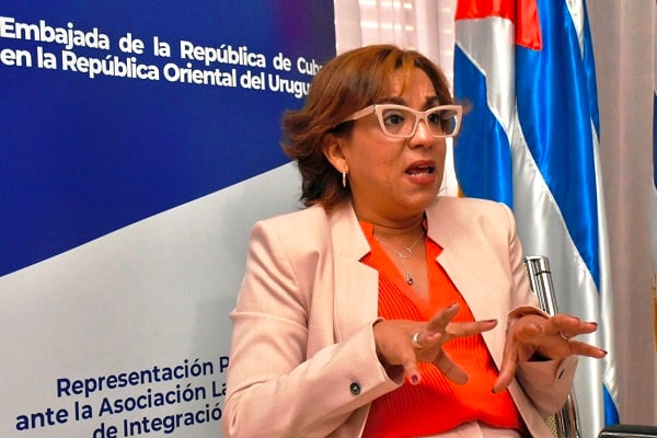 Zulan Popa. Embajadora de Cuba en Uruguay.