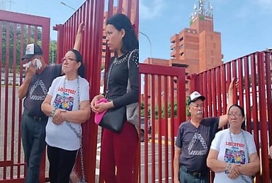 La madre de Daniel Romero se encadena frente a la CVG-Bolívar