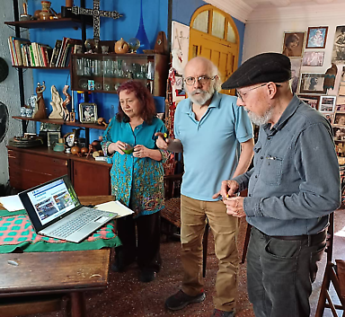 Los profesores universitarios Elizabeth Raven, Oscar Andrés López y José Luis López