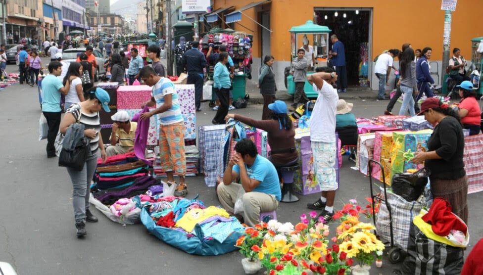 Vendedores informales en Lima