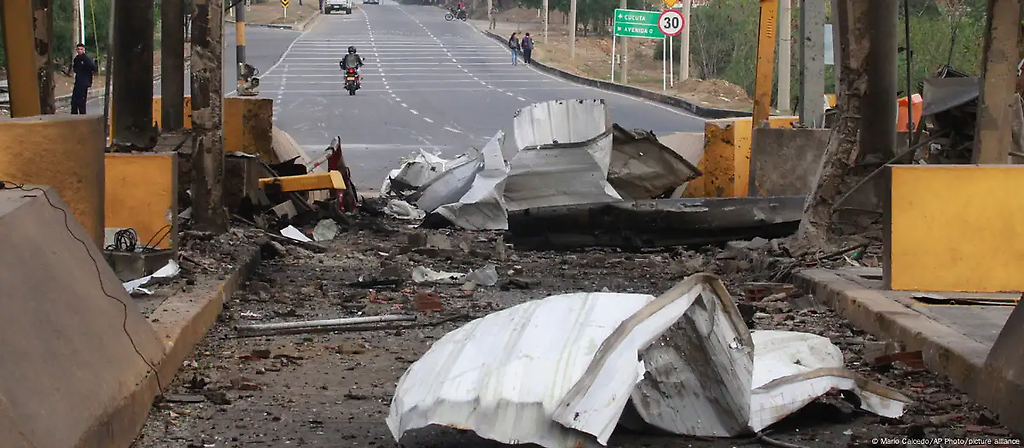 Un carrobomba estalló en un puesto de peaje carretero en Cúcuta, dejando cinco heridos