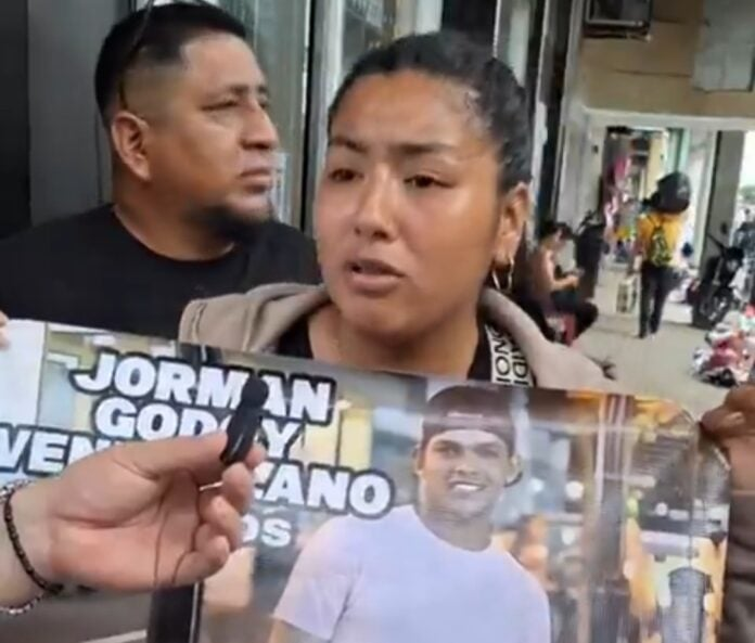 Una testigo del incidente ocurrido entre Jorman Godoy y policías de Guayaquil negó que el joven venezolano haya golpeado a una funcionaria